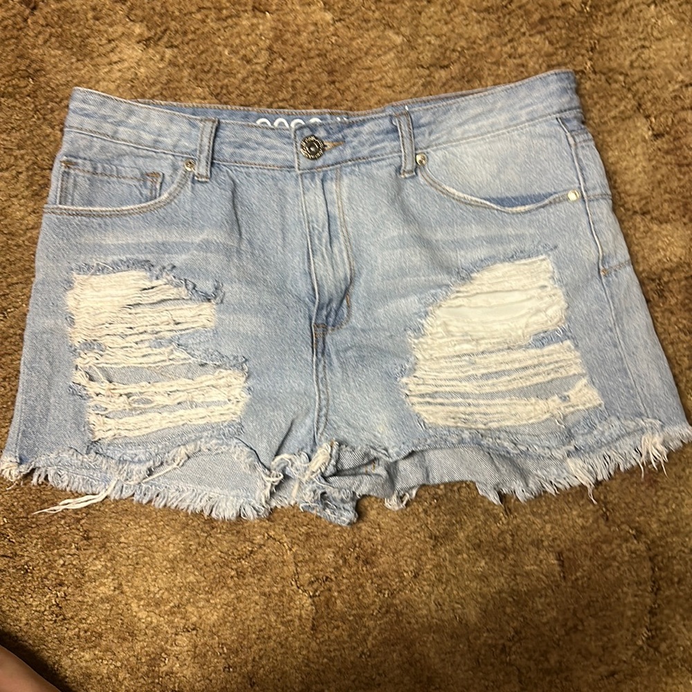 Woman’s GoGo jean shorts